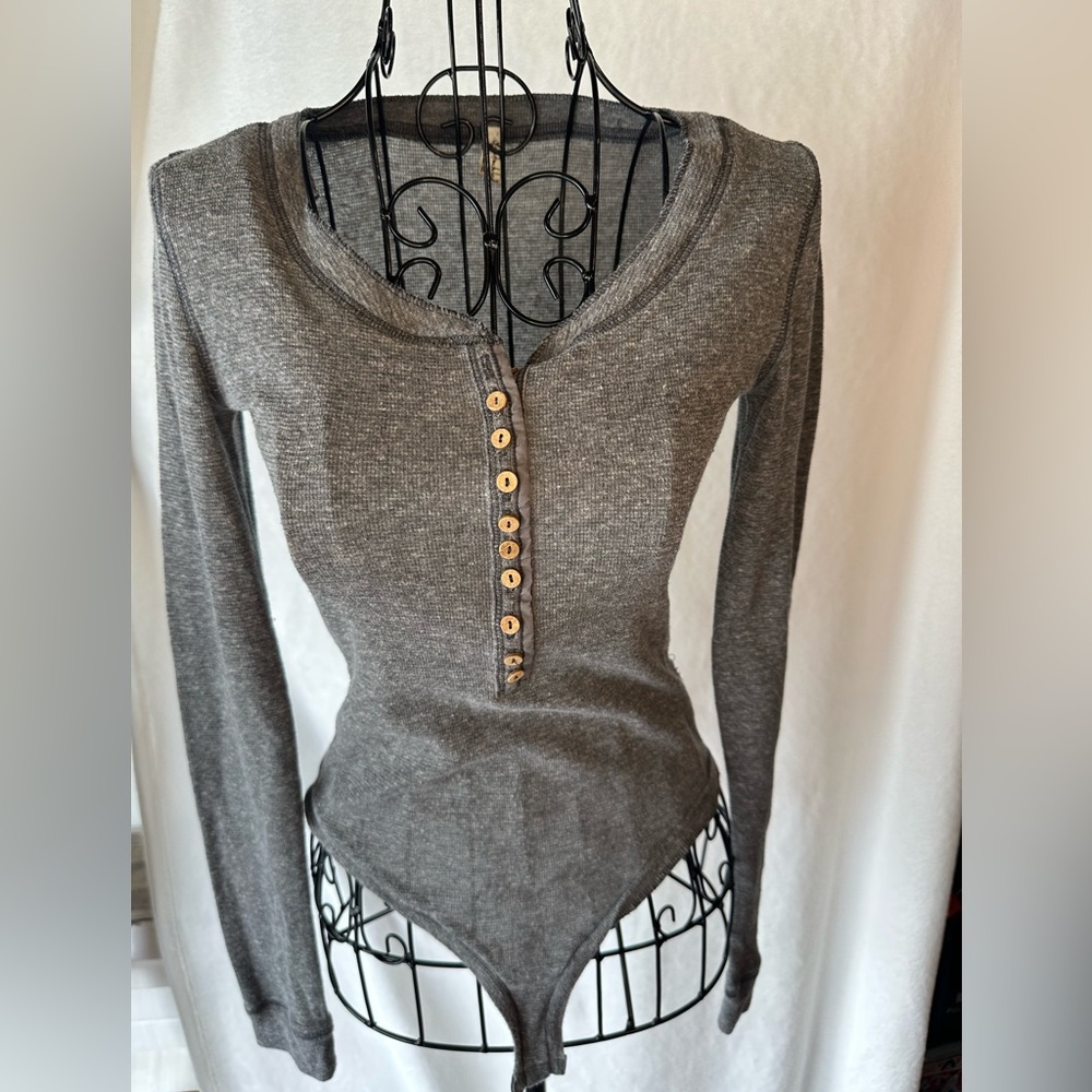 FP MOVEMENT FREE PEOPLE Long Sleeve, size XS, Grey